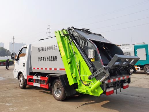 Dongfeng Yitu 4x2 3.5m3 Compact Garbage Truck Picture