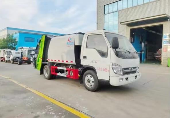 Foton 4x2 6 Cubic compactor garbage truck