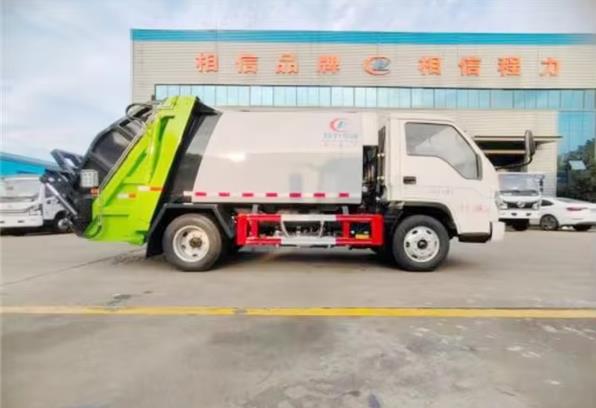 Foton 4x2 6 Cubic compactor garbage truck Picture