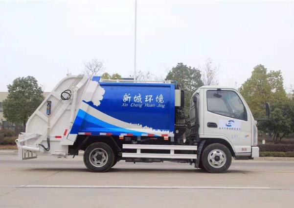 Mini 4x2 3 Ton Compactor Small Garbage Truck Picture