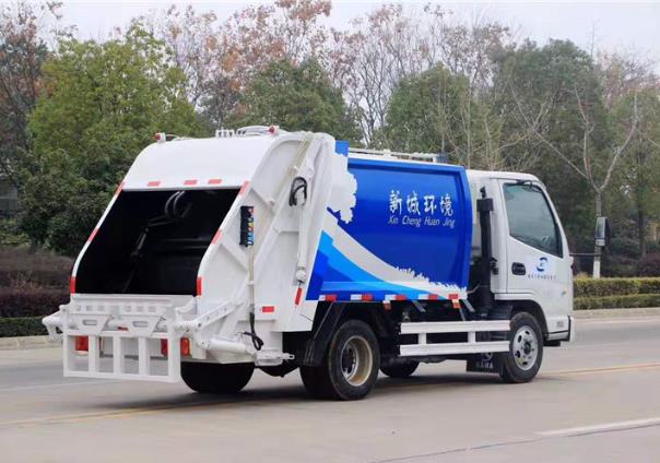 Mini 4x2 3 Ton Compactor Small Garbage Truck Picture