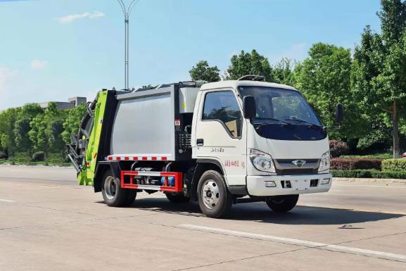 Foton 5tons 4x2 Small Rear Loading Compactor Garbage Truck Picture