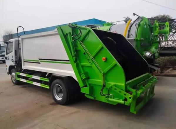 ISUZU 4x2 7 Cubic compactor garbage truck Picture