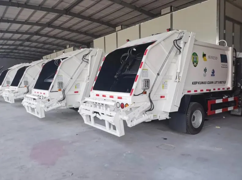 Howo 4x2 10 Square Compactor Garbage Collector Truck Picture