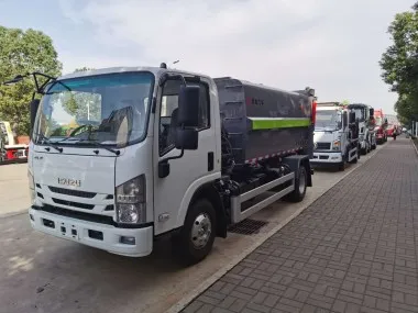 Japan ISUZU 6 cbm compressed garbage truck