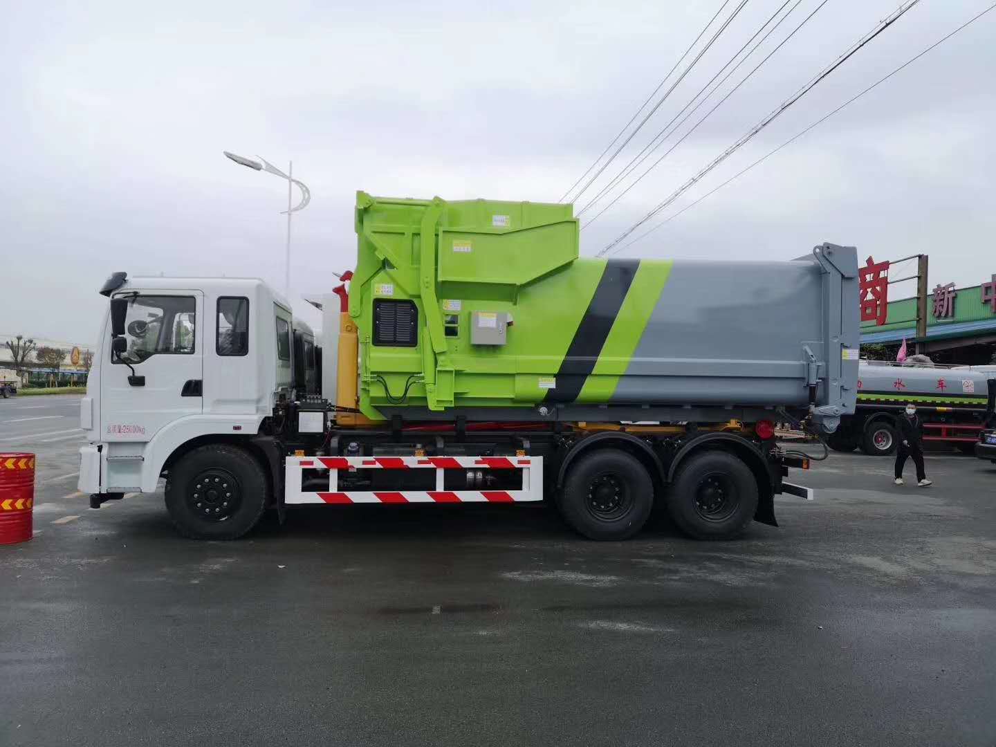 DongFeng 6x4 new or used 18cbm Hook lift garbage truck Picture