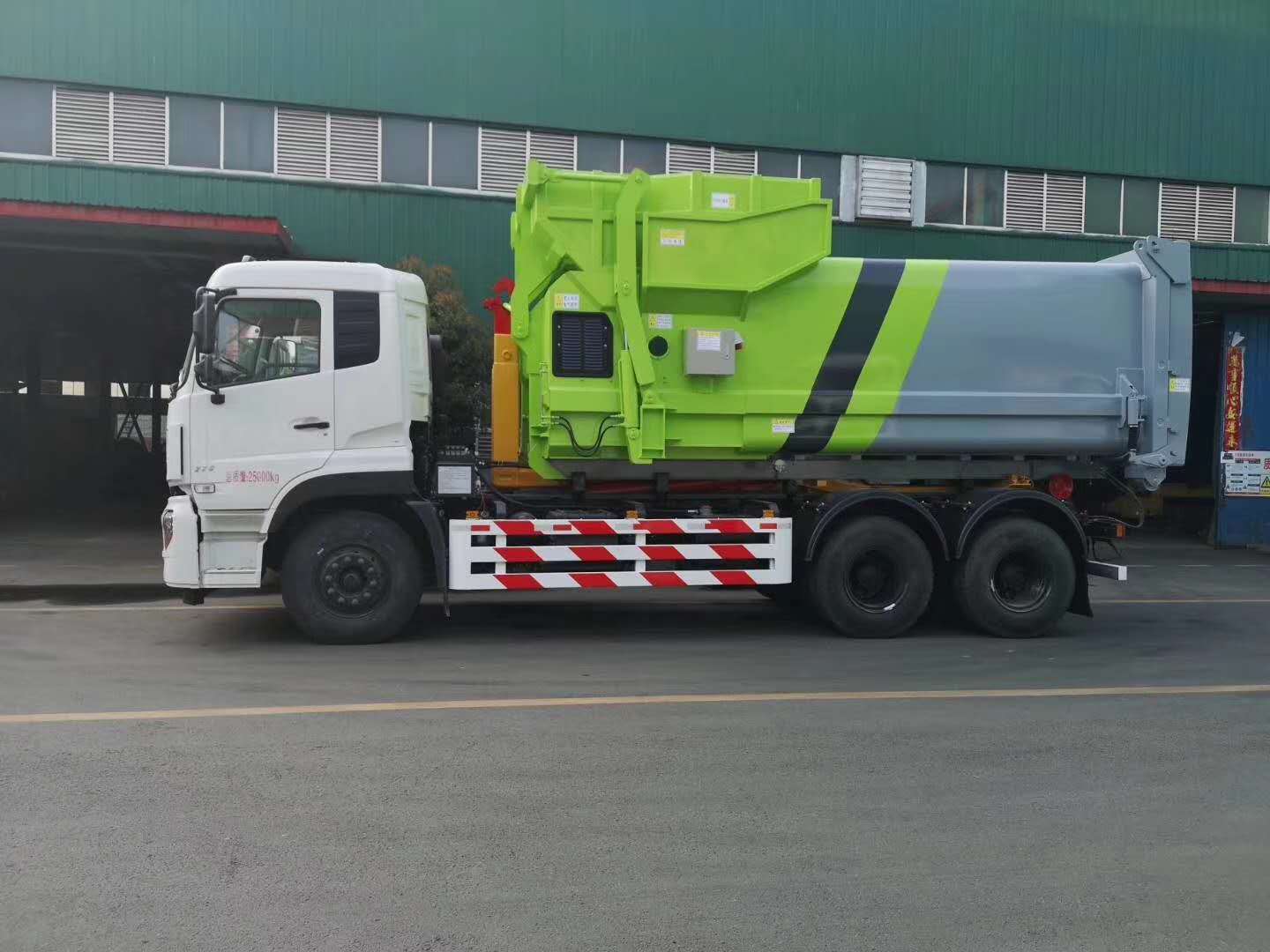 DongFeng 6x4 new or used 18cbm Hook lift garbage truck Picture