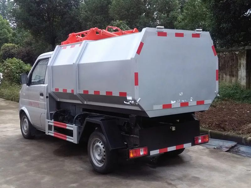 DongFeng 4x2 5m3 dump side loader garbage can cleaning truck Picture