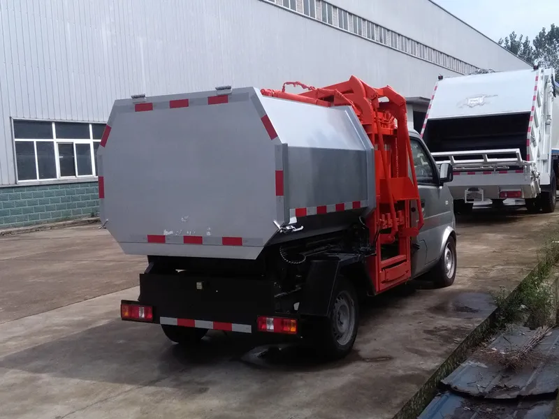 DongFeng 4x2 5m3 dump side loader garbage can cleaning truck Picture