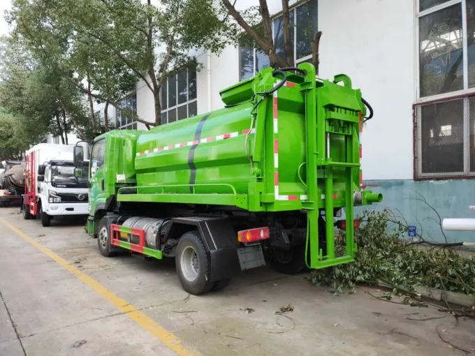 Dongfeng 4x2 9 ton kitchen waste truck Picture