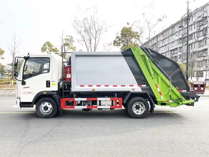 SINOTRUK HOWO 4x2 sanitation compressed garbage truck Picture