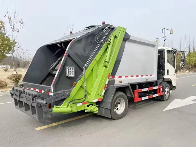 SINOTRUK HOWO 4x2 sanitation compressed garbage truck Picture