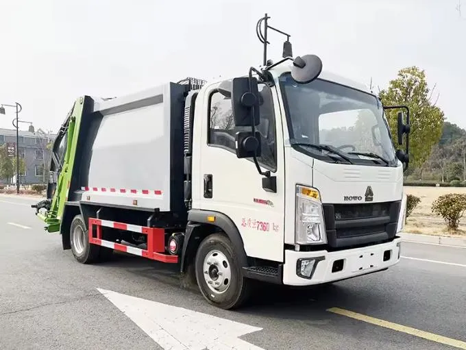 SINOTRUK HOWO 4x2 sanitation compressed garbage truck