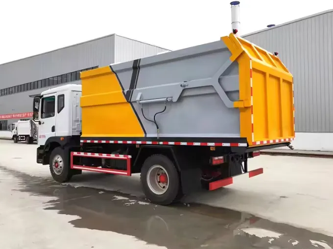 Dongfeng 4x2 carbon steel hydraulic garbage truck Picture