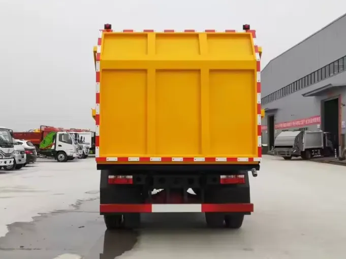 Dongfeng 4x2 carbon steel hydraulic garbage truck Picture