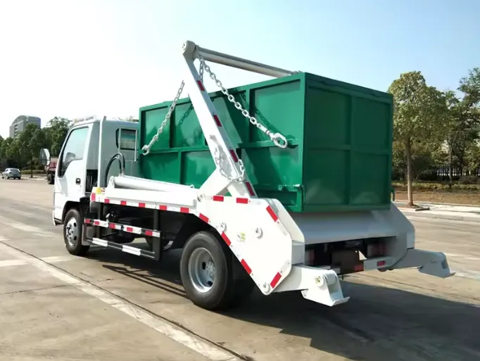 Japan Brand 6 CBM 4x2 Swing Arm Garbage Truck Picture