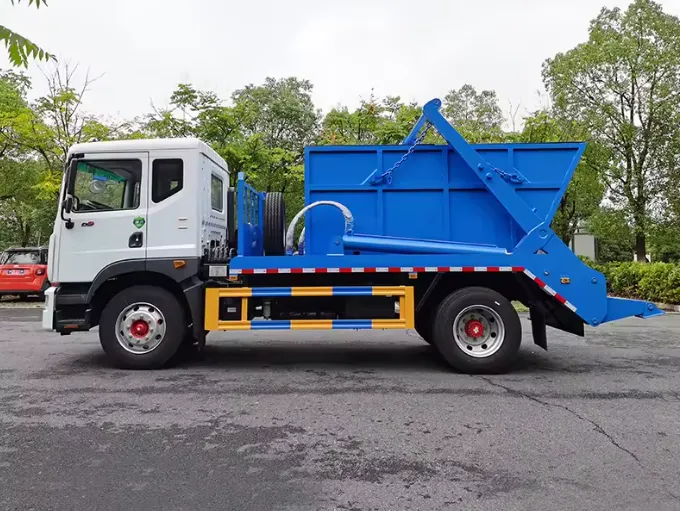 Dongfeng 8 Ton Swing Arm Garbage Collection Skip Loader Waste Garbage Truck Picture