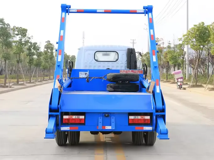 DONGFENG 5 CBM 4x2 Swing Arm Skip Loader Garbage Truck Picture