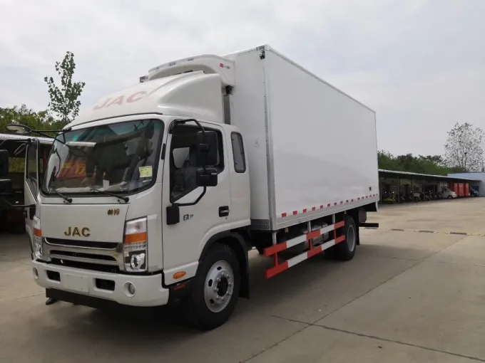 8 tons JAC 4x2 refrigerated cold room van truck