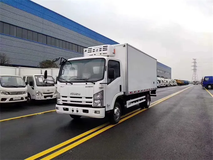 Isuzu 4x2 4 tons refrigerated truck Picture