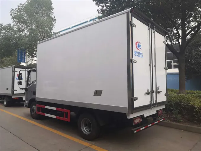 foton 4x2 Small 5T Refrigerator Cargo Truck Picture