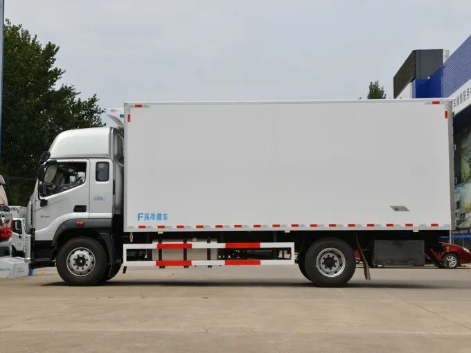 Foton 4x2 10 ton 6.8m refrigerated truck Picture