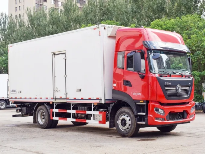 Dongfeng 4x2 10 ton 6.8m fridge truck Picture