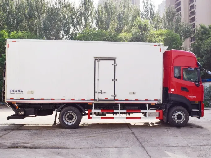 Dongfeng 4x2 10 ton 6.8m fridge truck Picture