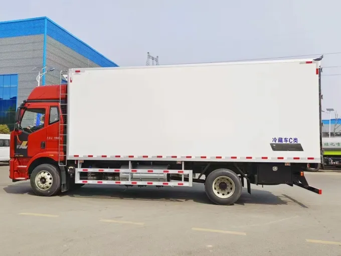 FAW 10ton 12ton 24 foot refrigerated box truck Picture