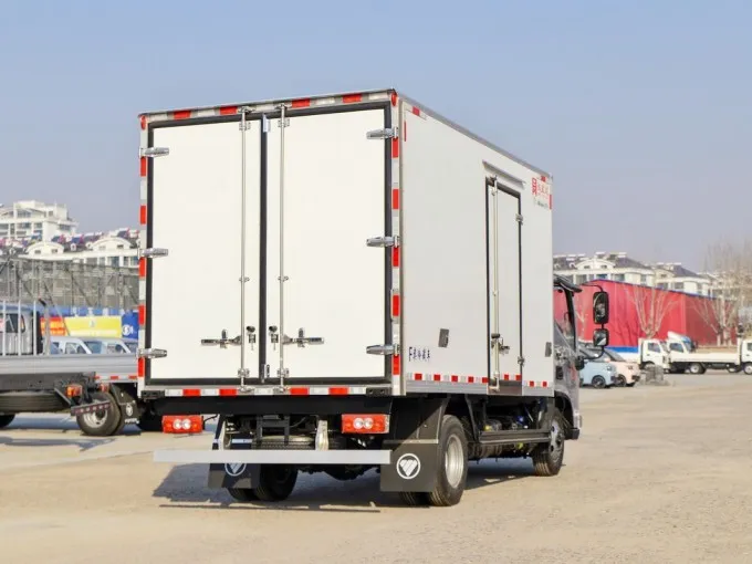 Foton 5 ton 12 foot refrigerated box truck Picture