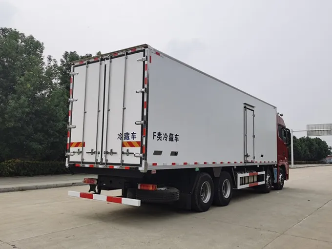 Foton 8x6 32 foot Refrigerated Box Truck Picture