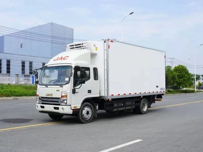 JAC 4x2 5.4m 7.5Ton freezer truck Picture