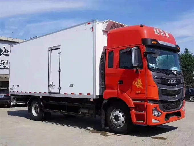 JAC 4x2 6.8m 10 ton Refrigerated truck Picture