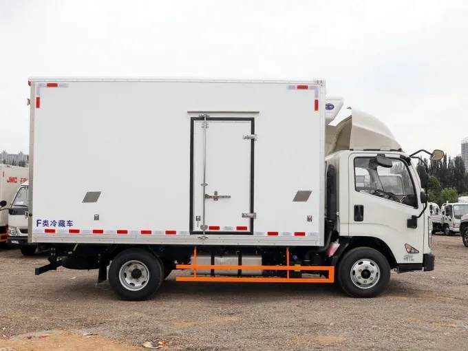 JMC 4x2 12 foot 5Ton Refrigerated Freezer Truck Picture