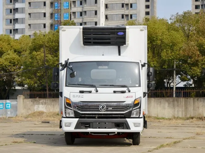 Dongfeng 4x2 5 ton 4m Refrigerator Truck Picture