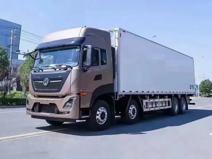 Dongfeng 8x4 20 ton refrigerated box van truck 