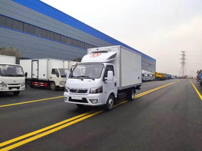 Dongfeng 4x2 2.8 Meter 2 Ton Refrigerated Truck