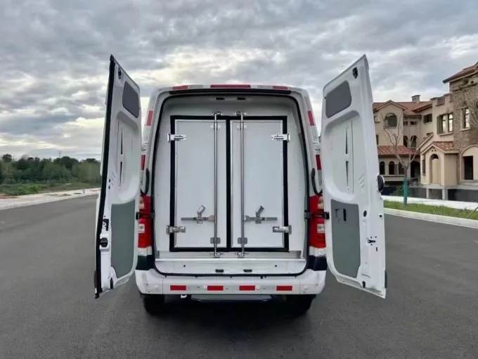 Foton 4x2 Bread Refrigerated Truck Picture