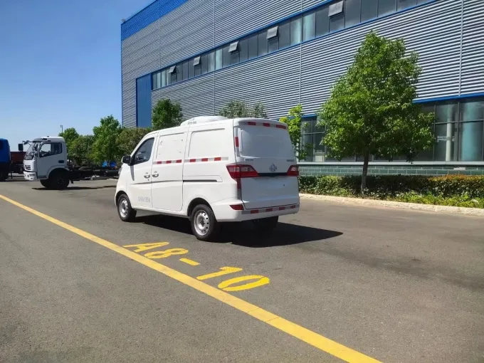 Chang an Mini Bread Refrigerated Truck Picture