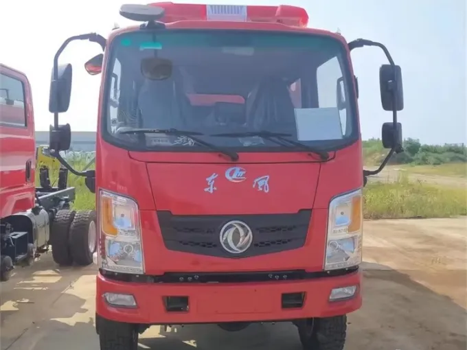 Offroad Dongfeng 4x4 3500L Water Tank Fire Truck Picture