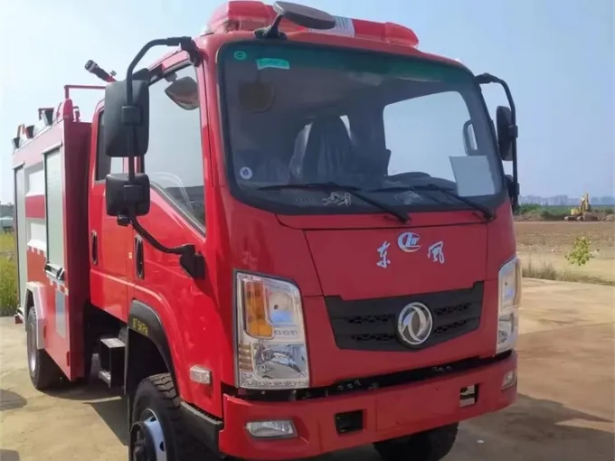 Offroad Dongfeng 4x4 3500L Water Tank Fire Truck Picture