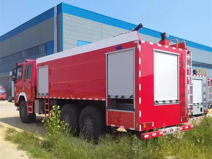 Powerful 6x6 Shacman off-road 11000L Water Tank Fire Fighting Truck Picture