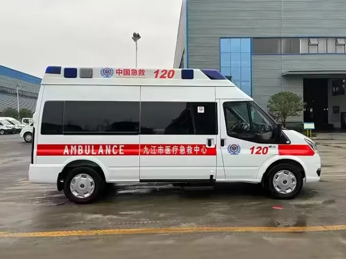 Emergency Monitoring Ward-Type Ambulance Vehicle Picture