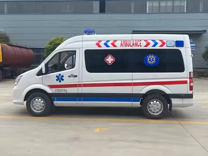 Foton 4x2 Ambulance Vehicle Emergency Patient Transfer Medical Van Ambulance Picture