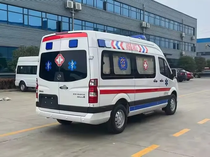 Foton 4x2 Ambulance Vehicle Emergency Patient Transfer Medical Van Ambulance Picture