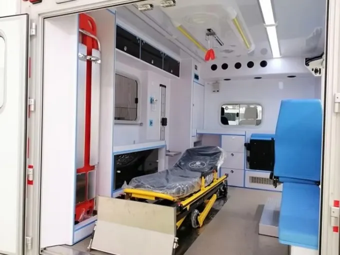 IVECO 4x4 OffRoad ICU Patient Transfer Medical Bus Ambulance Car Picture