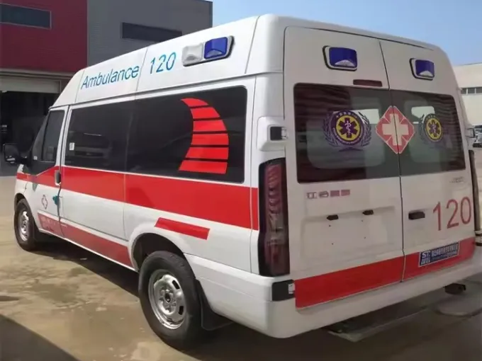 High Quality JMC Emergency Ambulance Vehicle Picture