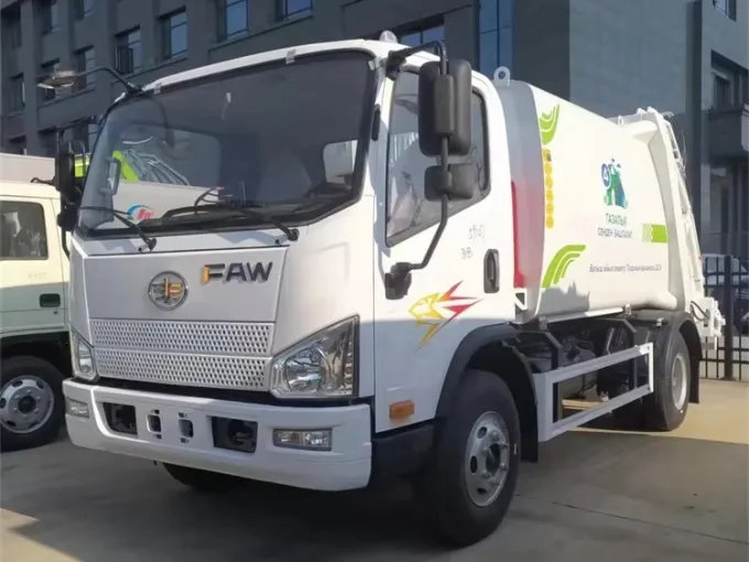 FAW 7 cubic meter compactor garbage truck Picture