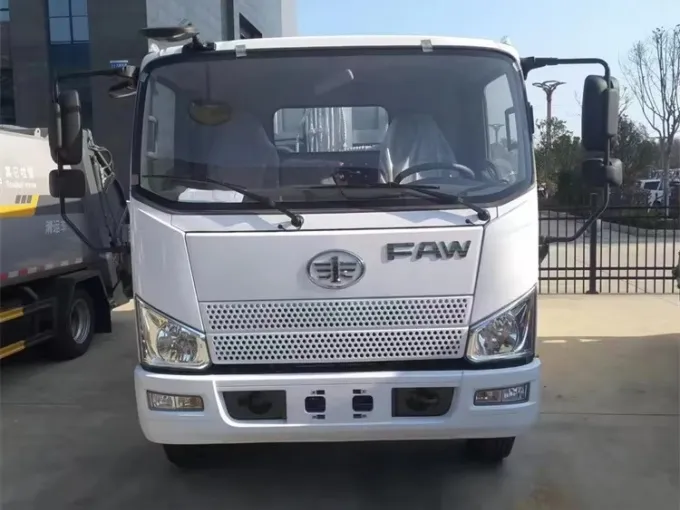 FAW 7 cubic meter compactor garbage truck Picture