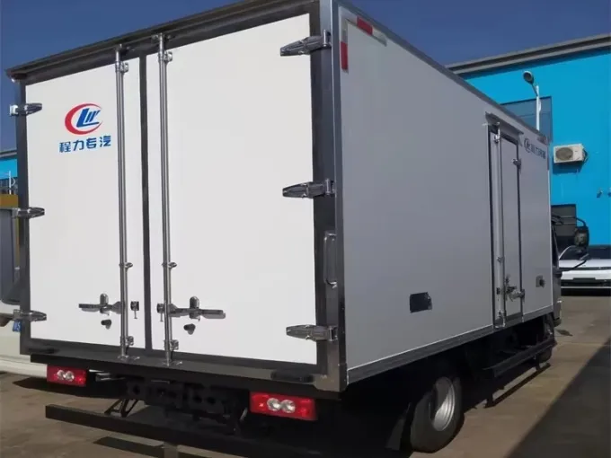 4ton Foton 4x2 Reefer Freezer Cold Box Truck Picture